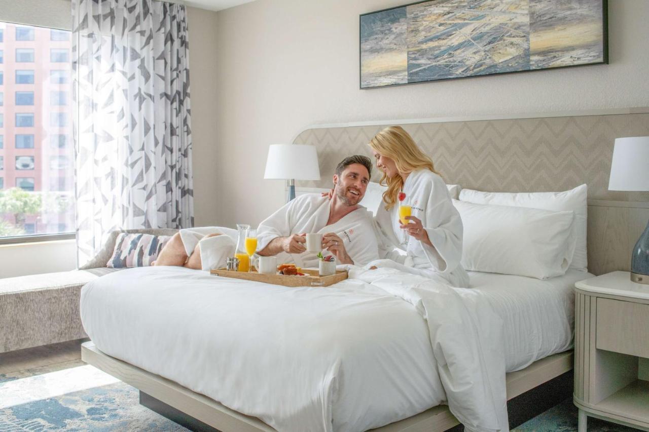 Deluxe King Suite,1498520491:JPEG