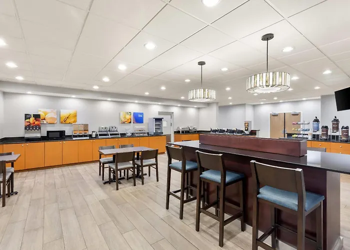 Comfort Suites Near Universal Orlando Resort