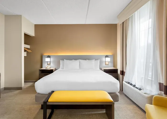 Comfort Suites Near Universal Orlando Resort